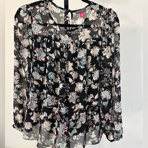Vince Camuto women’s size xs top